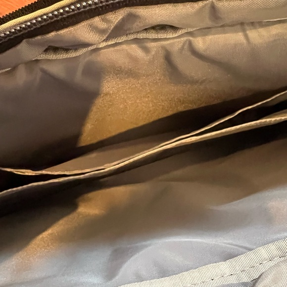 Amazon Basics Laptop Computer Bag Tablet should bag size 15.6 inch - Picture 4 of 7